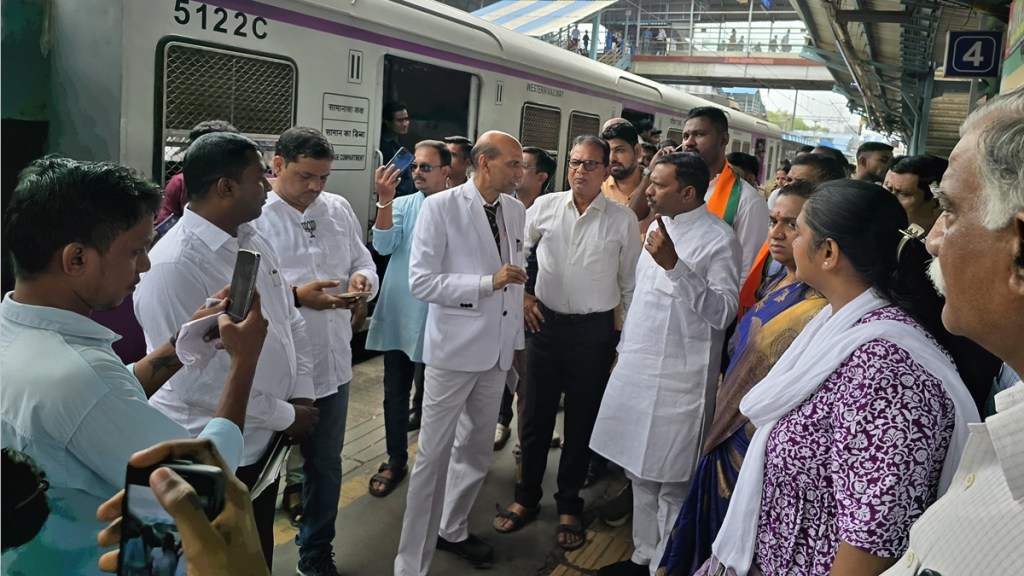 mp Hemant Savara inspected vasai virar railway station
