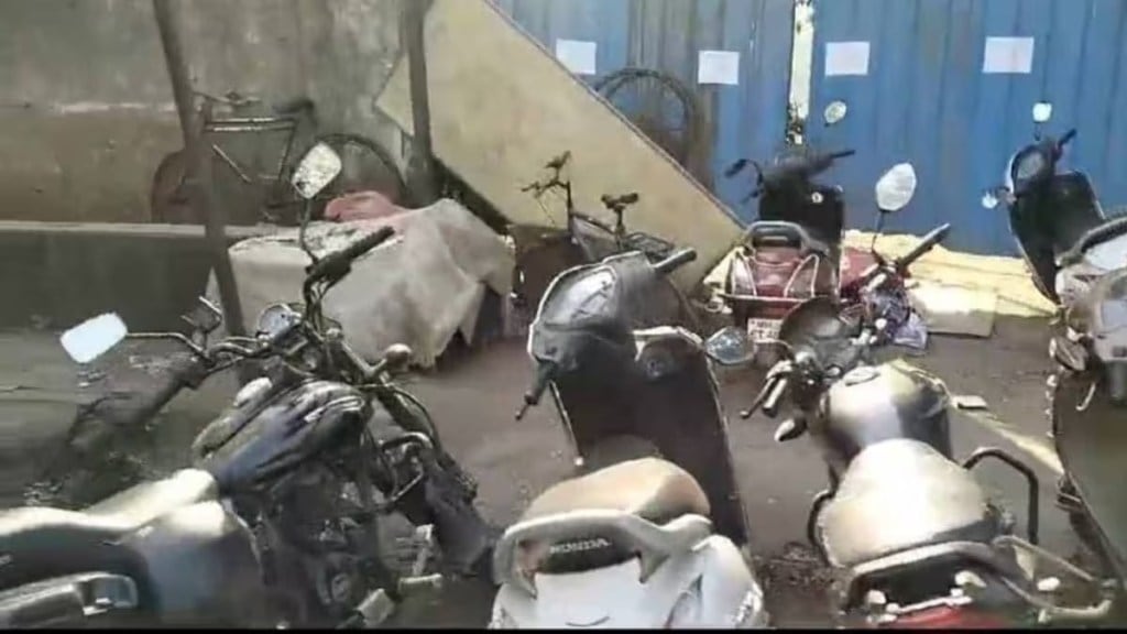 uran railway station parking