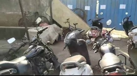 uran railway station parking