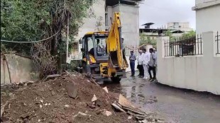 civic-body-demolishes-illegal-structure-near-ambedkar-memorial
