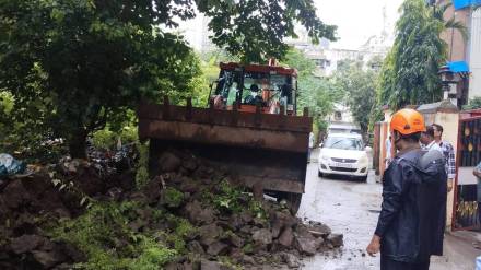Incident of collapse of the forest department wall at Pokhran Road