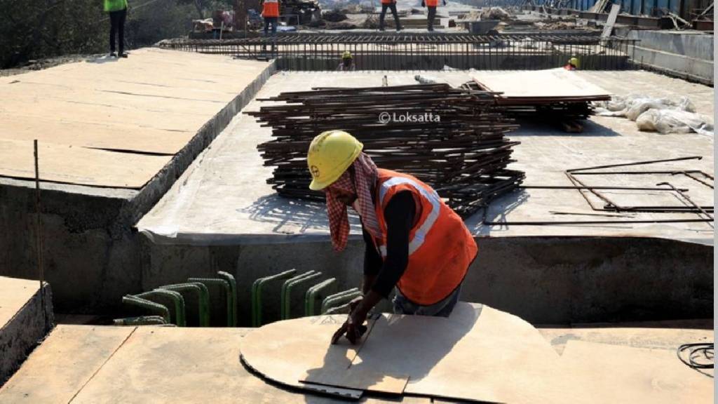 Case filed against contractor in Pune building slab collapse death of laborer