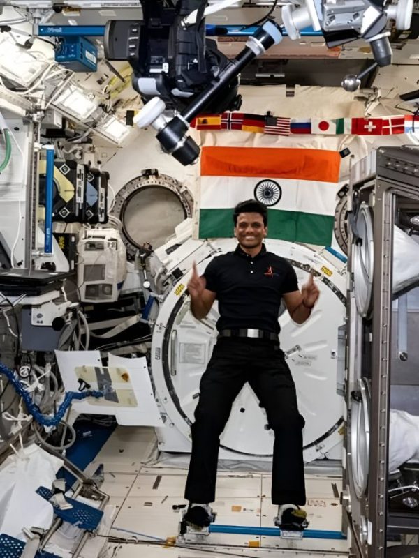 Shubhanshu Shukla return to earth from space, Distance between earth and space