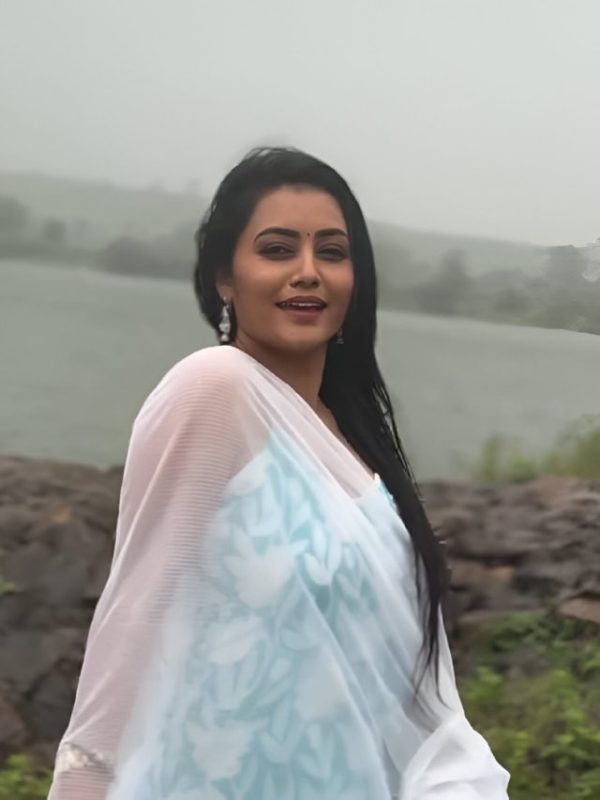 Sonali patil romantic reel