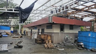 Diva station commuters suffer as lone toilet remains shut