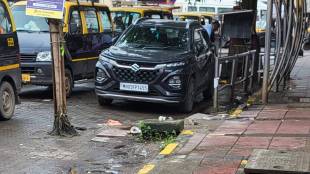 illegally parked vehicles causing traffic jams In Dombivli