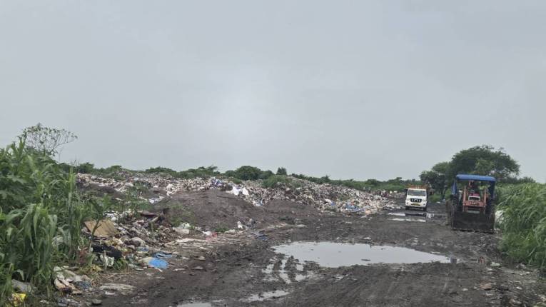 बोईसर तारापूर परिसरातील घनकचरा व्यवस्थापन प्रकल्पाचा तिढा कायम; उघड्यावरील कचऱ्याच्या ढिगानी नागरिक त्रस्त