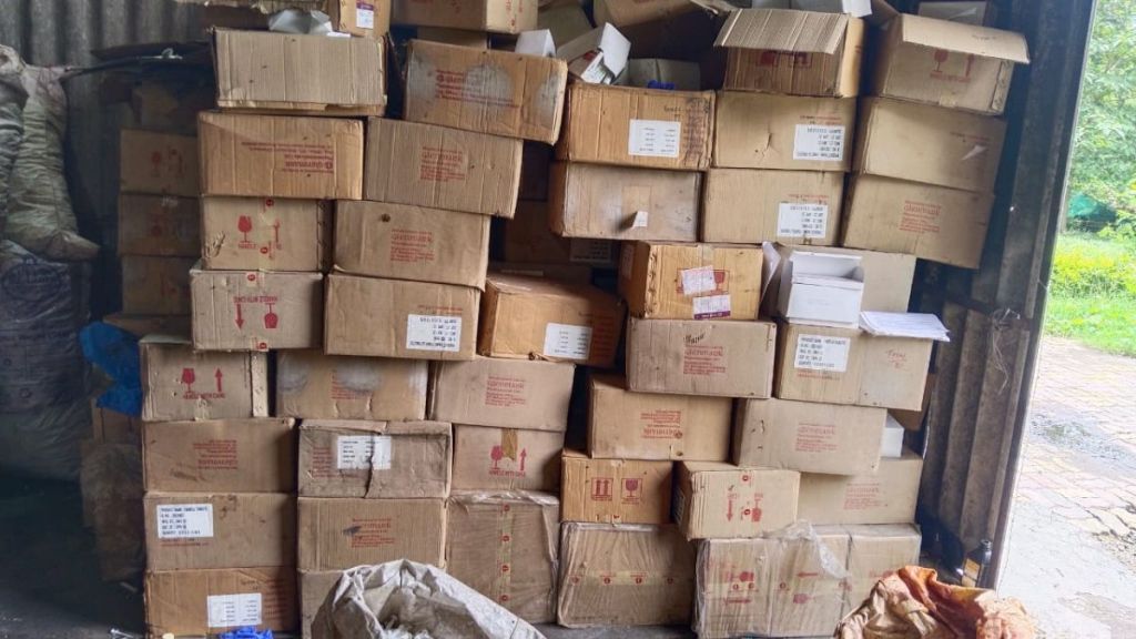 Kalyan Dombivali Municipal Corporation news expired covid medicines dumped in biomedical waste Without permissions