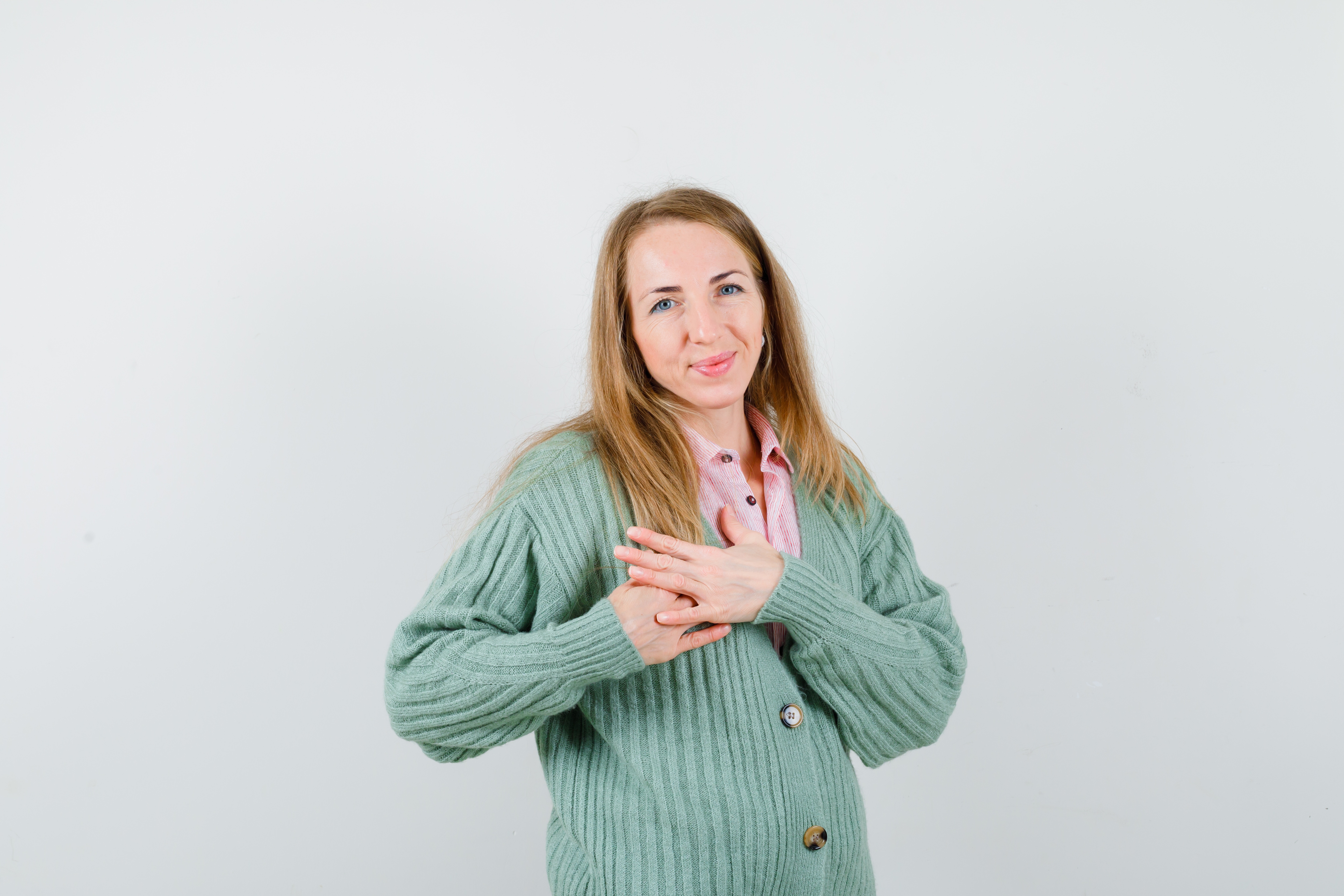 expressive-young-woman-posin