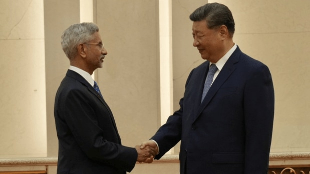 एस. जयशंकर यांनी दहशतवाद, फुटीरतावाद आणि अतिरेकीवादाच्या विरोधात एकत्रितपणे एससीओचा निषेध करावा असे आवाहन केले आहे, यामुळे भारताला गुन्हेगारांविरुद्ध कडक कारवाई करायची आहे हे स्पष्ट होते.