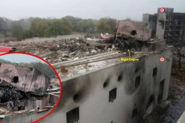 इमारतीच्या वरच्या बाजूला असलेल्या पाण्याच्या टाकीला धडकल्यानंतर विमानाचे उजवे इंजिन वेगळे झाले. (Photo: AAIB)