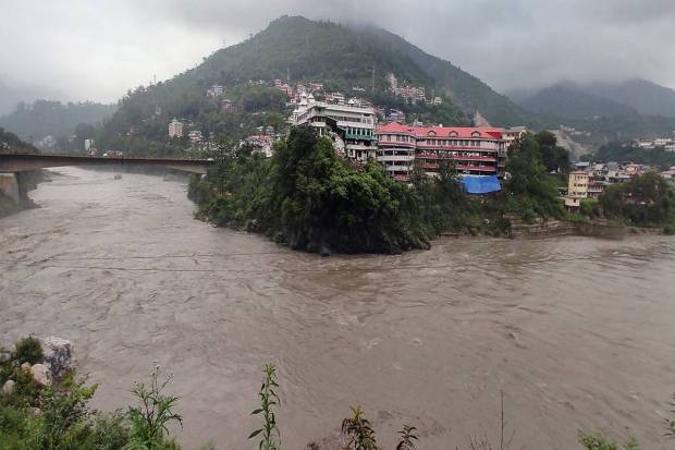 लाहौल-स्पिती जिल्ह्यातील स्पिती उपविभागात तब्बल ६१४ वीज ट्रान्स्फॉर्मर बंद पडले आहेत. त्यापैकी १३९ ट्रान्स्फॉर्मर पूर्णपणे बिघडले असल्याची माहिती आहे. (छायाचित्र स्रोत: एएनआय)
