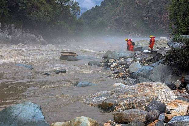 हवामानशास्त्रज्ञ संदीप शर्मा यांनी सांगितले की, पुढील दोन दिवस शिमला, मंडी, कांगडा व सिरमौर येथे जोरदार ते अतिजोरदार पाऊस होण्याची शक्यता आहे. (छायाचित्र स्रोत: पीटीआय)