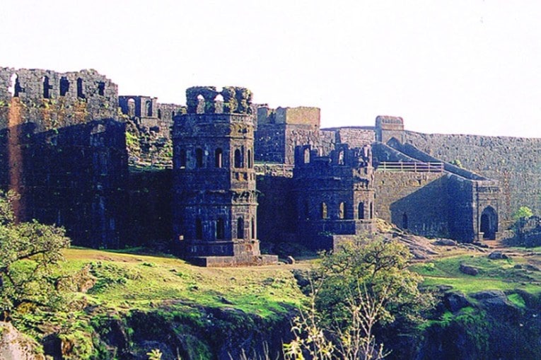 शिवनेरी ते रायगड ! जागतिक वारशाचे मानकरी ठरलेल्या १२ किल्ल्यांचे ऐतिहासिक महत्त्व जाणून घ्या