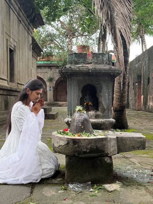 gautami patil Mahadev darshan photos Shravan somvar