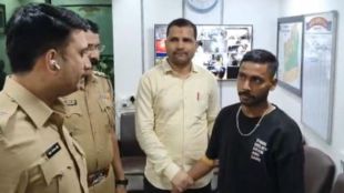gokul jha threatens journalists refuses police mask in marathi girl assault kalyan case
