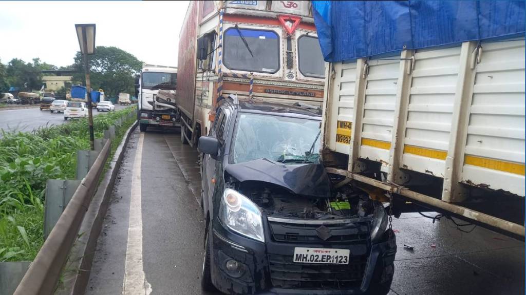 Four vehicles collide on Mumbai-Ahmedabad National Highway
