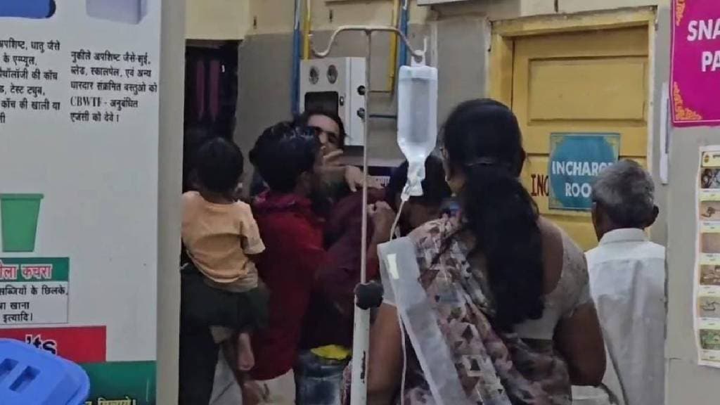 relatives had a freestyle fight in the hospital in buldhana
