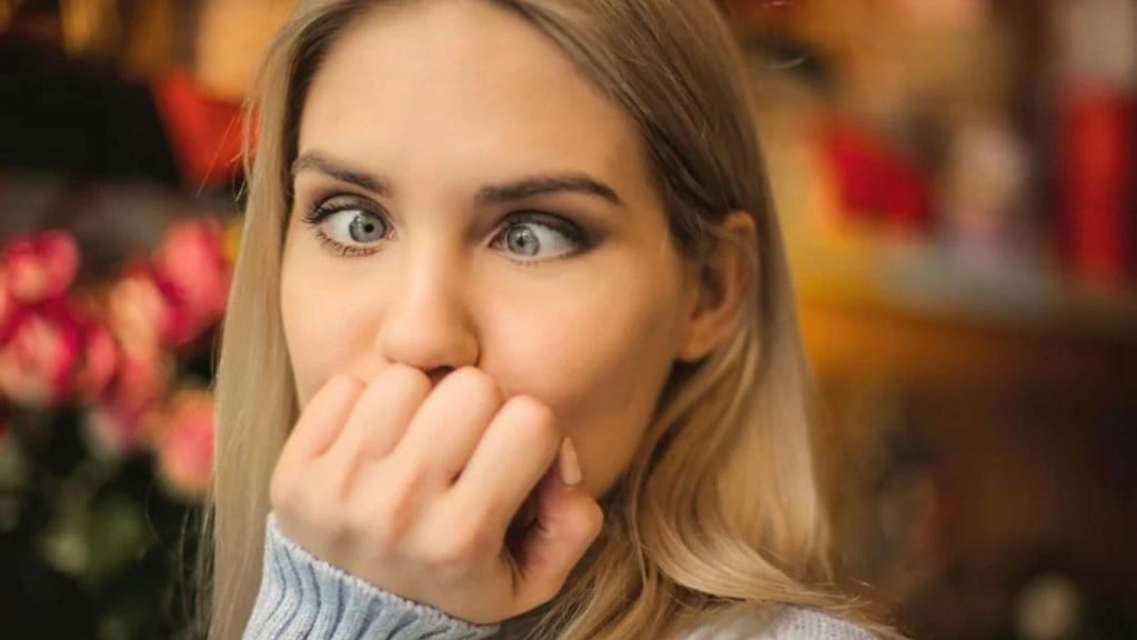 bite nails