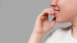 How to Get Rid of Biting Nails : आपण नखे का खातो, त्यामुळे कोणते आजार होऊ शकतात? जाणून घ्या सवय सोडण्याचा सोपा मार्ग