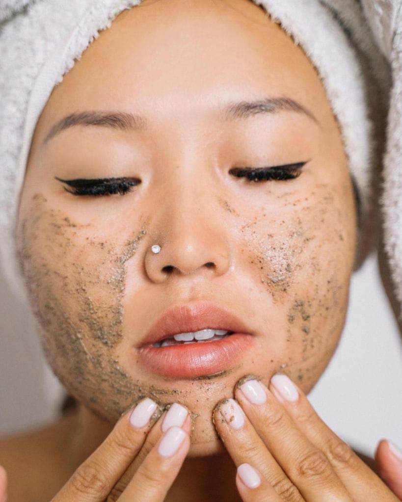 Benefits of face scrub for skin