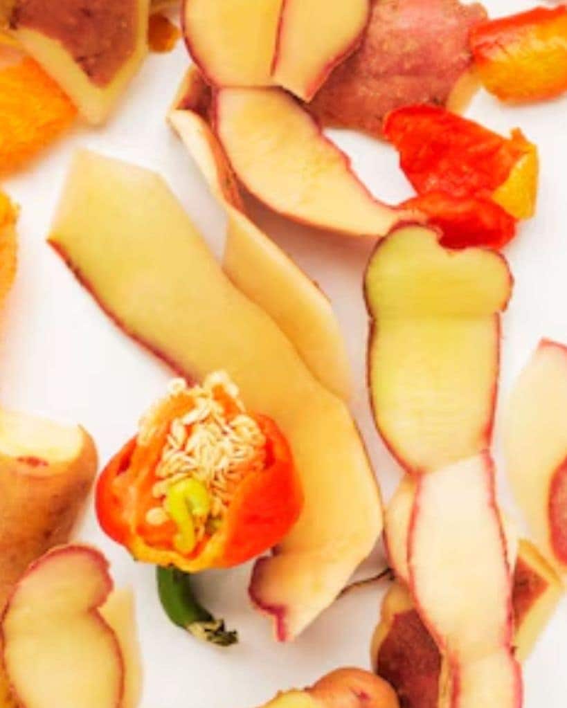 Should you eat apple and banana peels?
