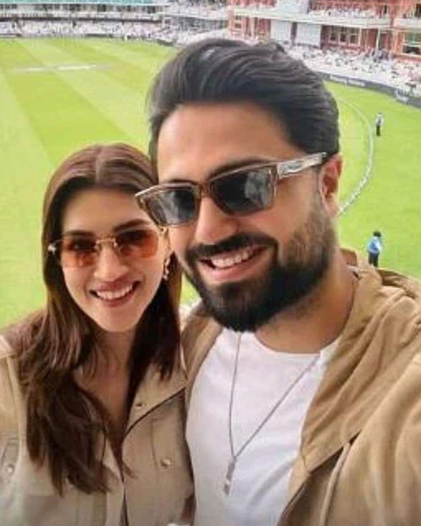kriti sanon with rumored boyfriend | Kriti Sanon with Kabir Bahiya