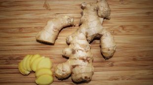 roasted Ginger benefits in monsoon | Benefits of eating roasted ginger in monsoon