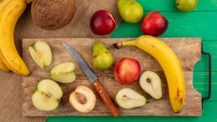 Should we eat apple and banana peels or not?