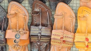 कोल्हापुरी चपला कुठे घ्यायच्या? देशभरातली ‘ही’ ५ खास ठिकाणं आहेत प्रसिद्ध!