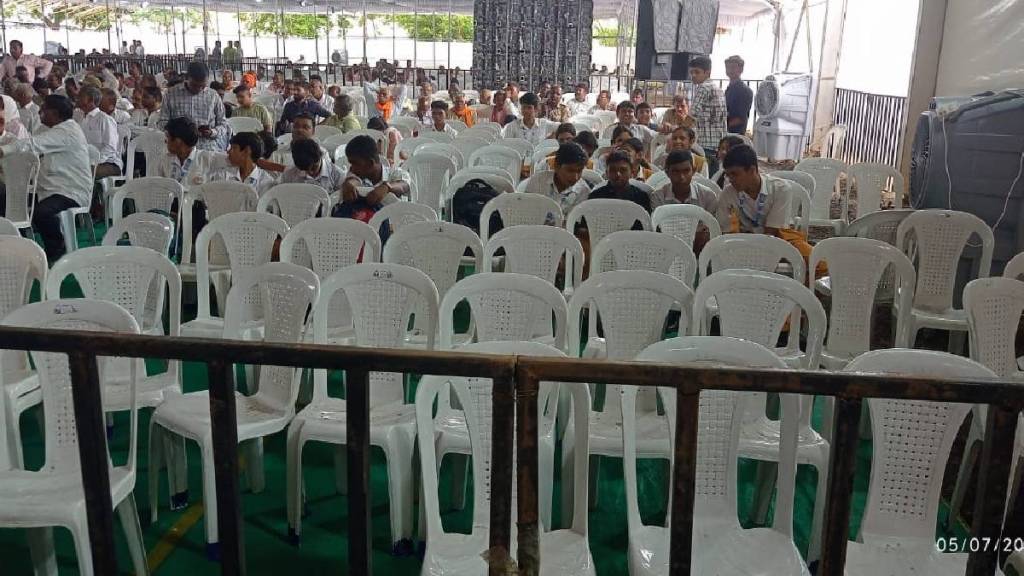 Bhandara bypass inauguration Sees Empty Chairs