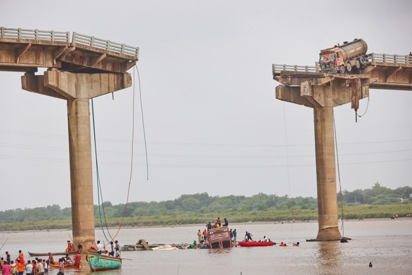 Bridge Collapse in Gujarat Sparks Chaos Long Jams Fatalities and Political Heat