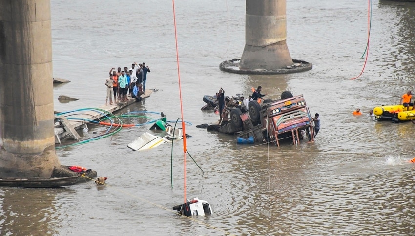 Old Bridge Falls Apart in Gujarat Claims 9 Lives Triggers Emergency Response