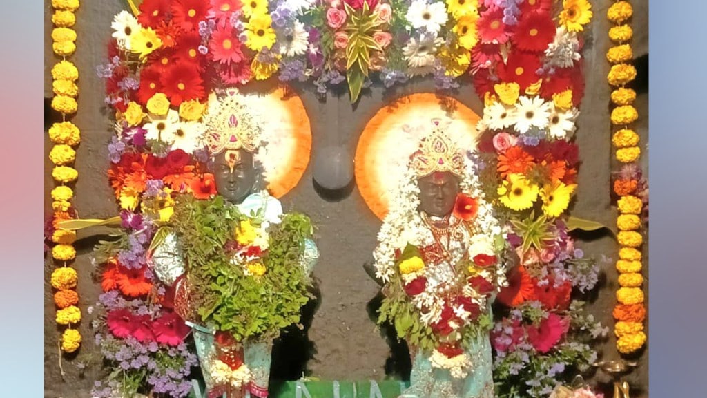 Crowds gather at Karad Sant Sakhu temple for Vitthal Rukmini darshan