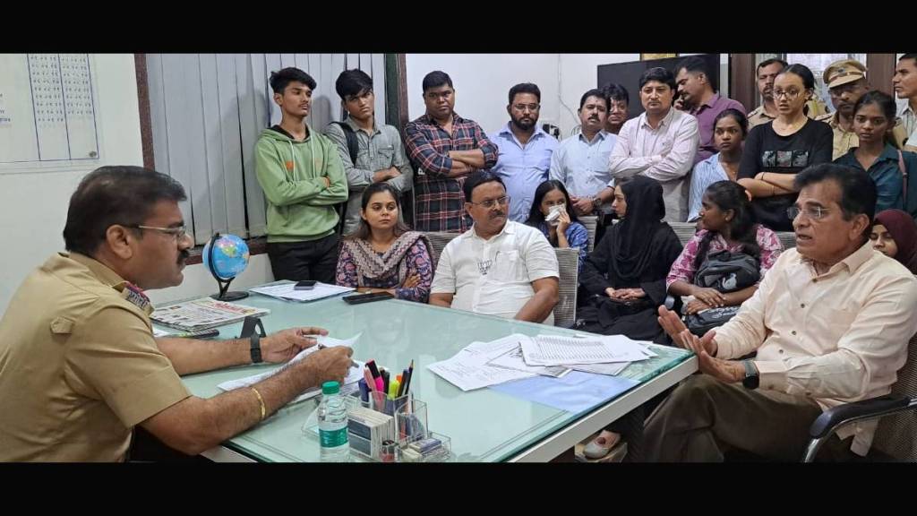 Naresh Mhaske, Kirit Soumaiya stayed at Naupada police station for four hours