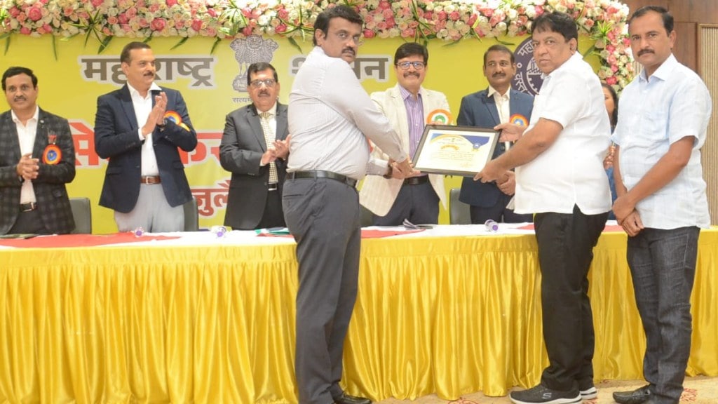 Kisan Veer Sugar Factory wins the Best Taxpayer Award from the Goods and Services Tax Department
