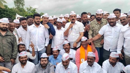 Protest on the National Highway in Kolhapur against Shaktipeeth Kolhapur news