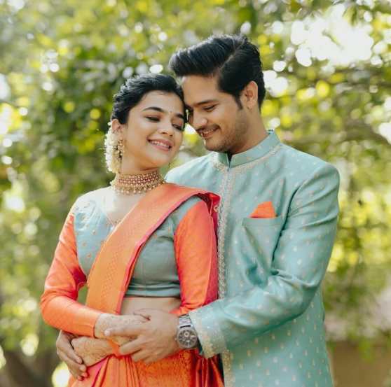 aai kuthe kay karte fame actors wife lead role in star pravah new serial