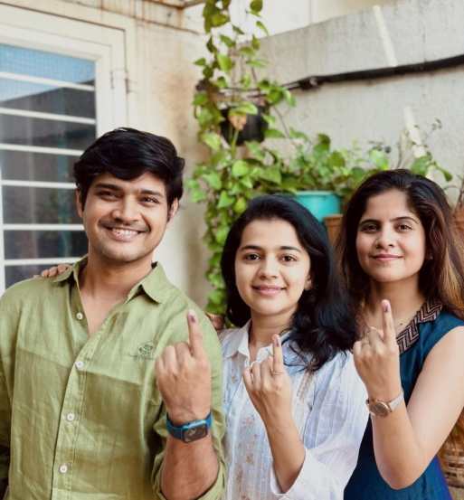aai kuthe kay karte fame actors wife lead role in star pravah new serial