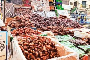 officials ate 14 kg dry fruits in one hour