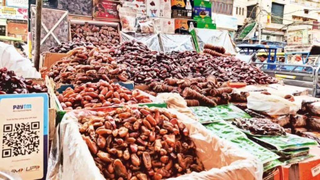 officials ate 14 kg dry fruits in one hour