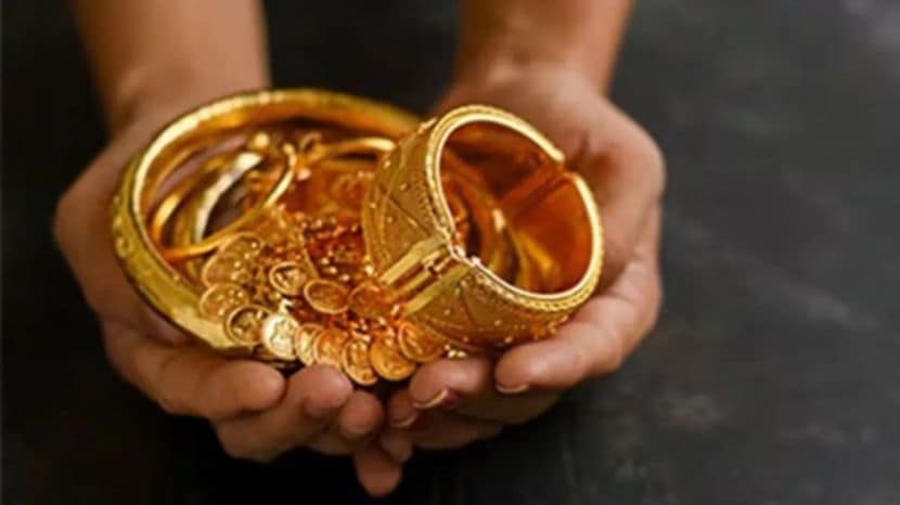 १९५०-६० च्या दशकात थोडा फरक पडला१९५० मध्ये सोन्याची किंमत ९० ते ११२ रूपयांपर्यंत राहिली. १९६४ मध्ये ती पुन्हा ६३.२५ पर्यंत खाली आली, मात्र दशकाच्या उत्तरार्धात ते १७६ रुपये झाली.