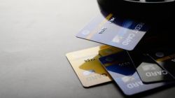 Credit Cards Tips : एकापेक्षा जास्त क्रेडिट कार्ड असावेत का? निर्णय घेण्यापूर्वीच जाणून घ्या फायदे अन् तोटे