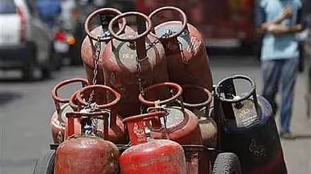 आयटीनगरी हिंजवडीत घरगुती गॅसचा काळाबाजार, पाच जण अटकेत