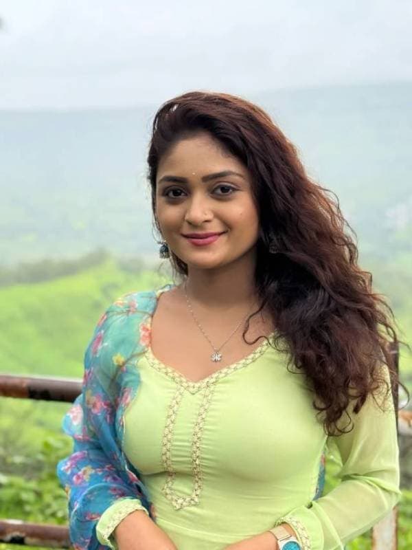 marathi actress sanjana kale traditional look