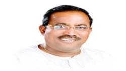 सोलापुरात मनोहर सपाटेविरुद्ध आंदोलन; प्रतिमेला जोडे, विनयभंग गुन्ह्याबद्दल कार्यकर्ते रस्त्यावर
