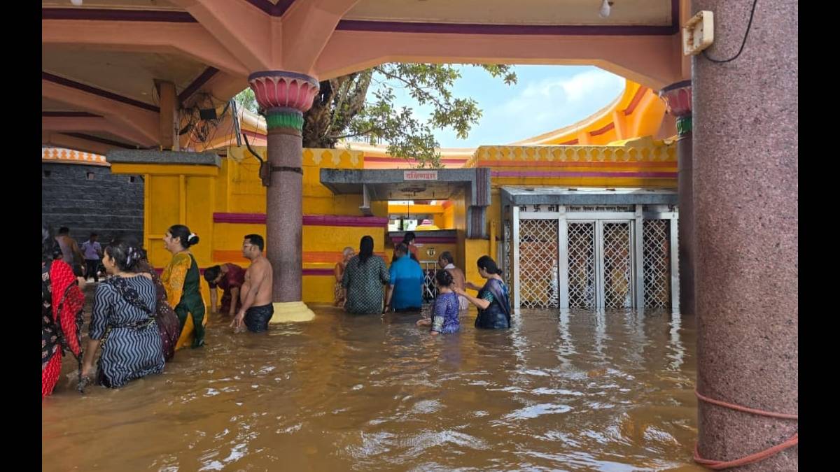 Thaisडीत erala hem nam namasal yasal; Saशिवalलये गजबजली