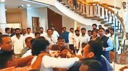 विधान भवनात हाणामारी; पडळकर- आव्हाड यांच्या कार्यकर्त्यांमध्ये जुंपली