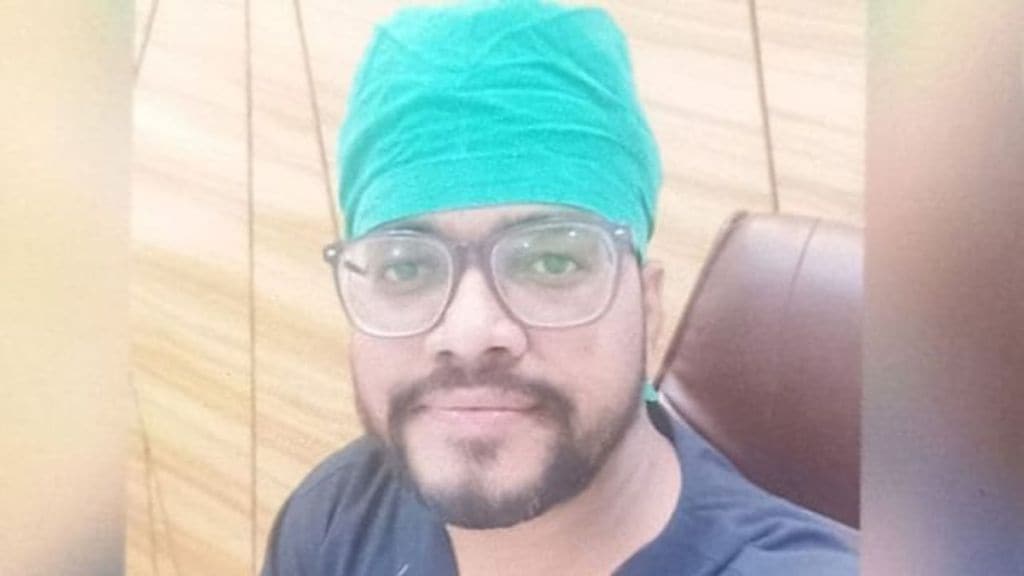 Mumbai doctor jumps from Atal Setu after calling mother