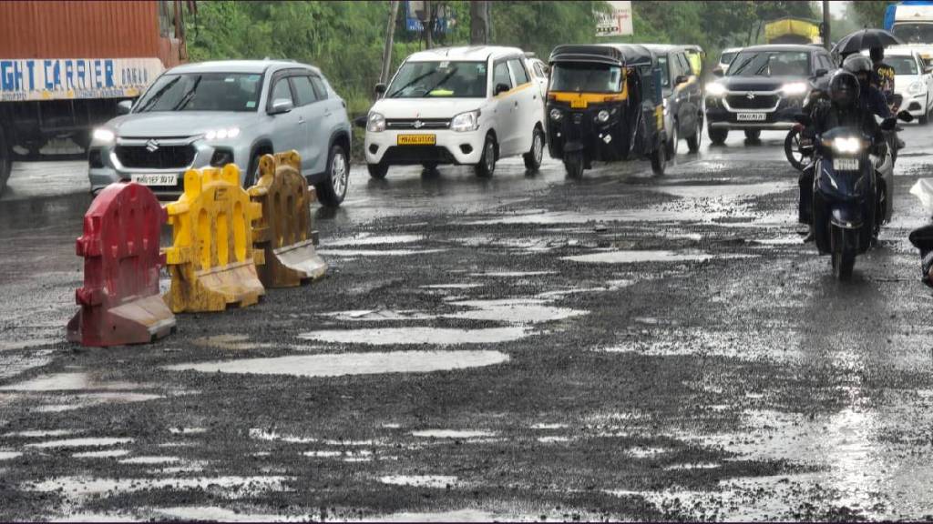 Panvel Continuous rain and potholes increased traffic